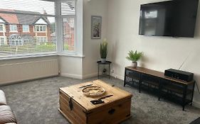 Light And Spacious Highcross Apartment